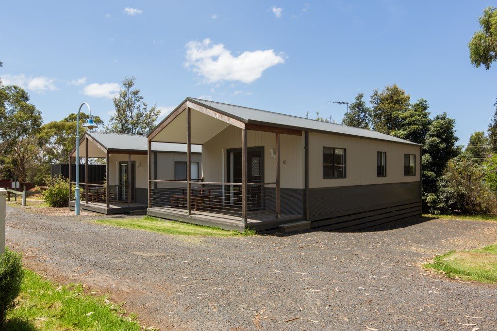 The three bedroom villas at A Maze 'N Things sleep eight. Close to the popular theme park and ropes course in central Phillip Island