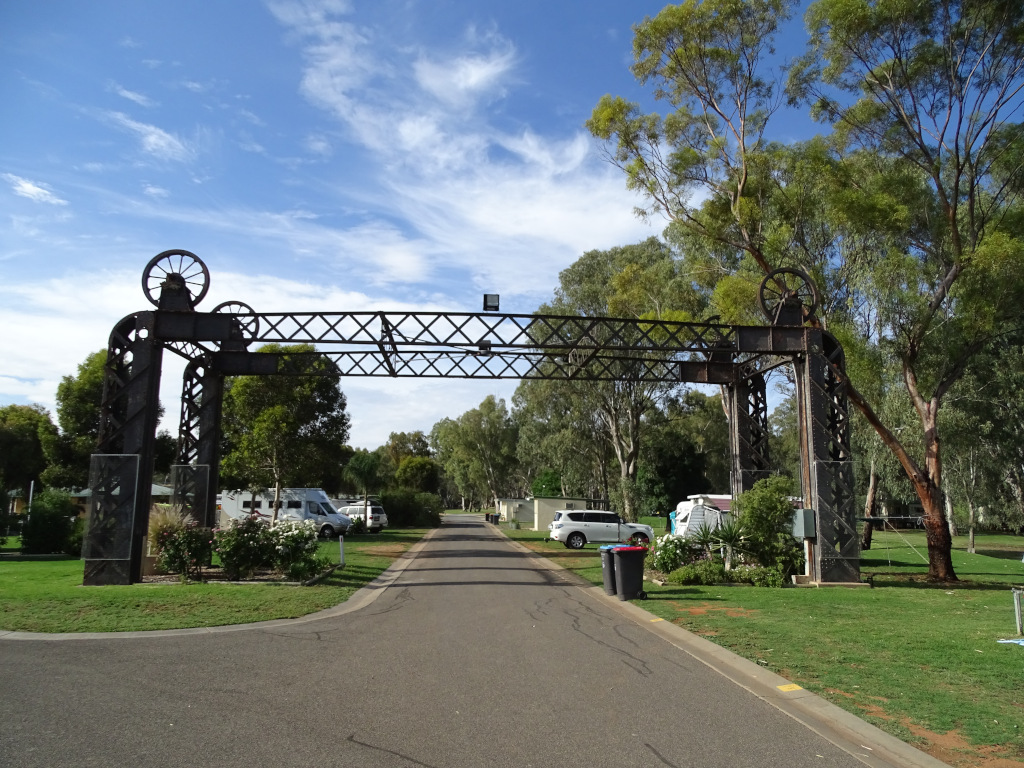 Balranald caravan park entrance