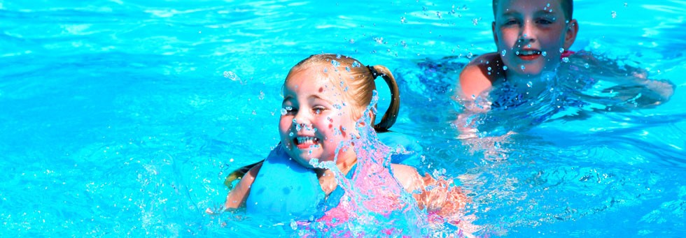 Spa, pool and shaded toddler pool at this Geelong Surfcoast camping and cabin ground